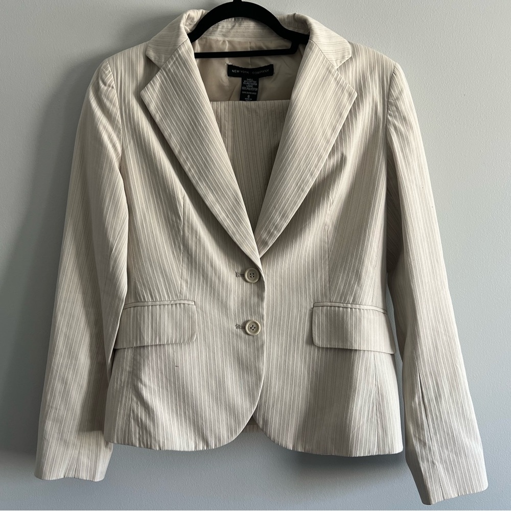 New York & Company Cream Suit, 6P